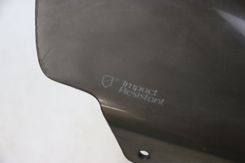 photo de SZYBA PRZEDNIA YAMAHA X-MAX XMAX 125 (2010 - 2013) - Punkty mocowania