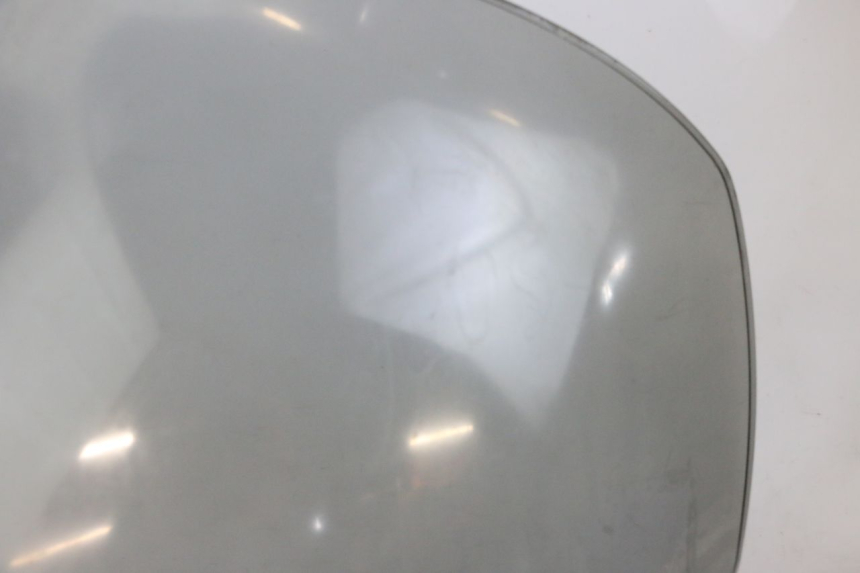 photo de SZYBA PRZEDNIA PIAGGIO X8 125 (2004 - 2007) - Zoom stanu zużycia