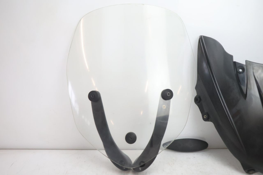photo de SZYBA PRZEDNIA PIAGGIO X9 EVOLUTION 125 (2003 - 2007) - Zoom stanu zużycia