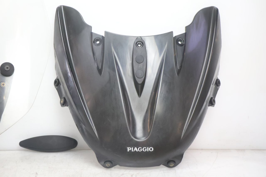 photo de SZYBA PRZEDNIA PIAGGIO X9 EVOLUTION 125 (2003 - 2007) - Stan powierzchni