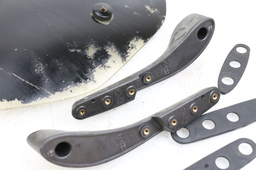 photo de SZYBA PRZEDNIA PIAGGIO X9 125 (2000 - 2003) - Zbliżenie techniczne