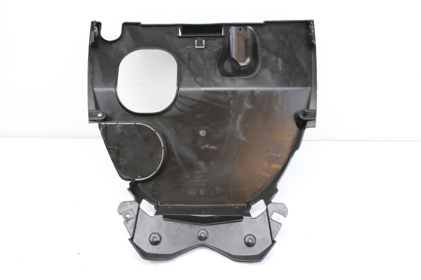 photo de PRZEJŚCIE TYLNEGO KOŁA KYMCO AGILITY NAKED RENOUVO 4T 50 (2018 - 2020) - Zbliżenie techniczne