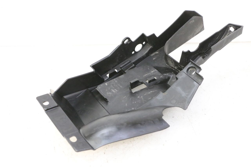 photo de PRZEJŚCIE TYLNEGO KOŁA YAMAHA FZ6 FAZER S2 600 (2007 - 2011) - Zbliżenie techniczne