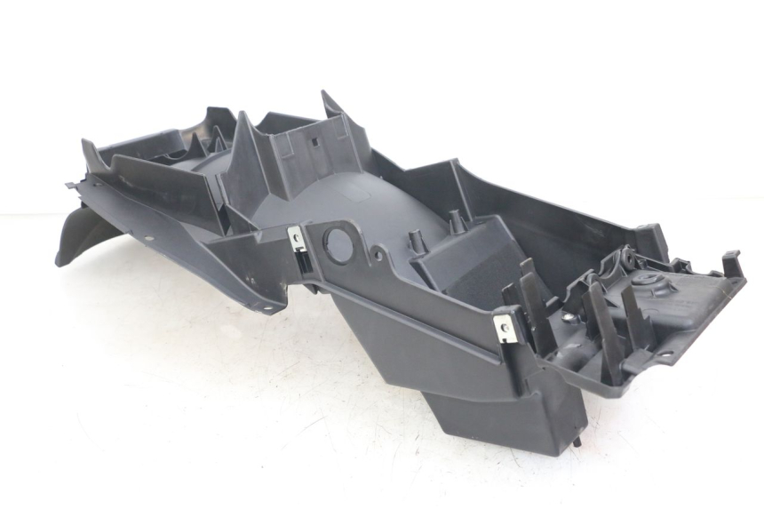 photo de PRZEJŚCIE TYLNEGO KOŁA MOTO GUZZI NORGE 8V GT 1200 (2011 - 2016) - Zbliżenie techniczne