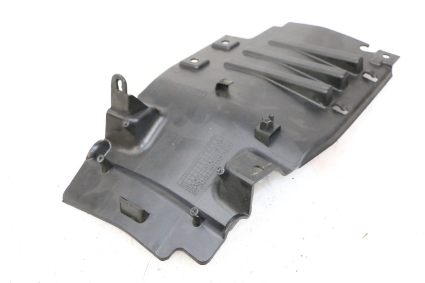 photo de PRZELOT TYLNEGO KOŁA ROYAL ENFIELD CONTINENTAL GT 650 (2019 - 2024) - Inny kąt widzenia