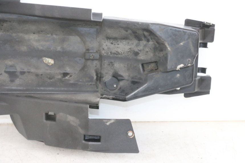 photo de PRZEJŚCIE TYLNEGO KOŁA HONDA XLV VARADERO 125 (2000 - 2006) - Zbliżenie techniczne