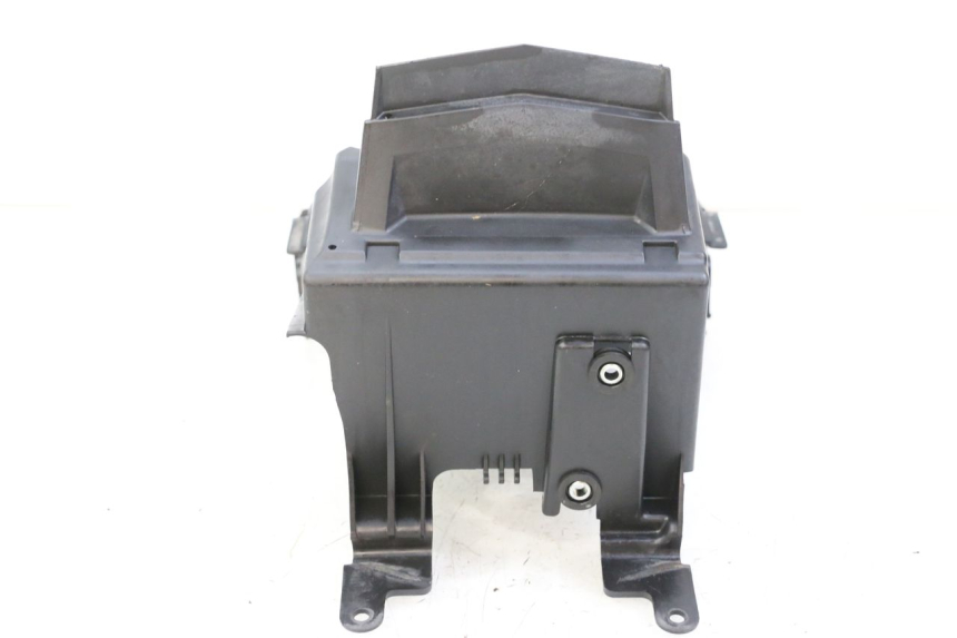 photo de PRZEJŚCIE TYLNEGO KOŁA YAMAHA XJ6 600 (2008 - 2016) - Zbliżenie techniczne