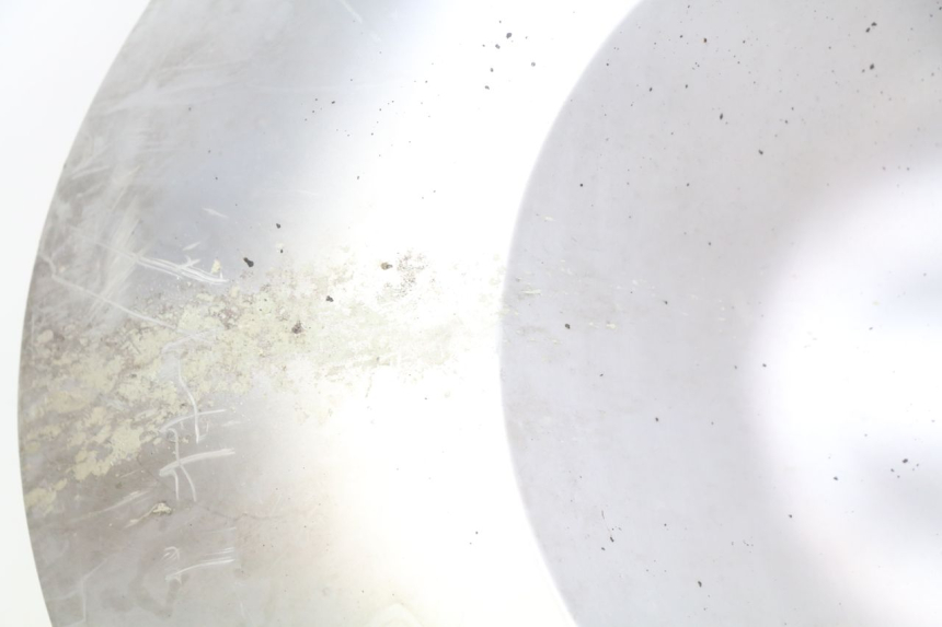 photo de PRZEŚWIT PRZEDNIEGO KOŁA PEUGEOT KISBEE 4T 50 (2018 - 2022) - Zbliżenie komponentów