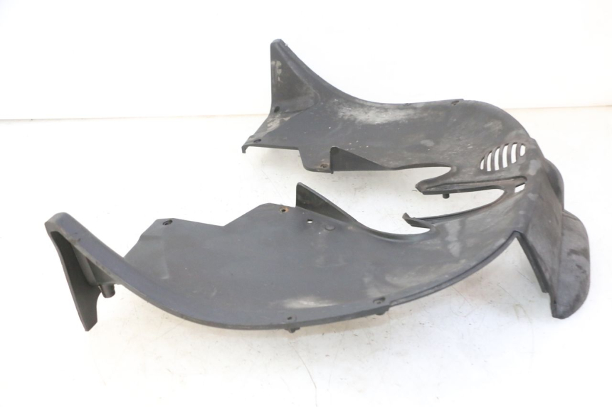 photo de PRZEŚWIT PRZEDNIEGO KOŁA PIAGGIO MP3 RL 250 (2006 - 2010) - Zbliżenie techniczne