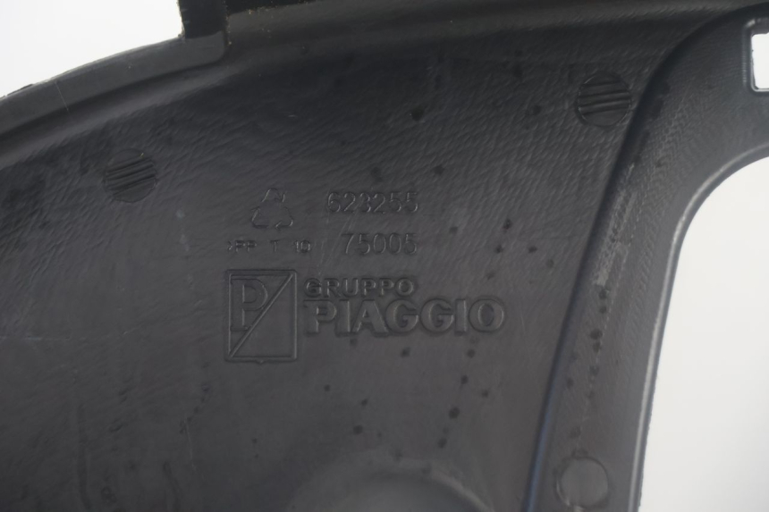 photo de PRZELOT PRZEDNIEGO KOŁA PIAGGIO MP3 500 (2016 - 2018) - Stan powierzchni