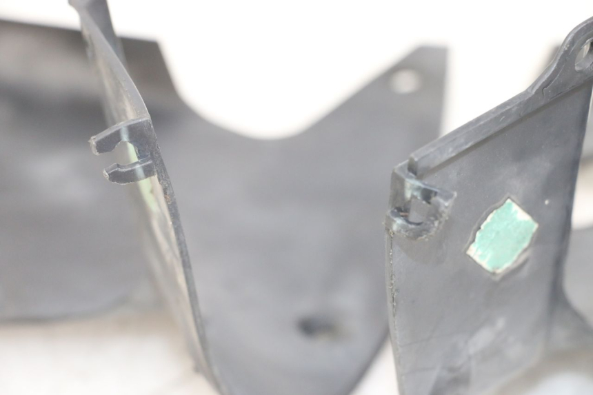 photo de PRZEŚWIT PRZEDNIEGO KOŁA HONDA NTV DEAUVILLE 650 (1998 - 2001) - Zbliżenie techniczne