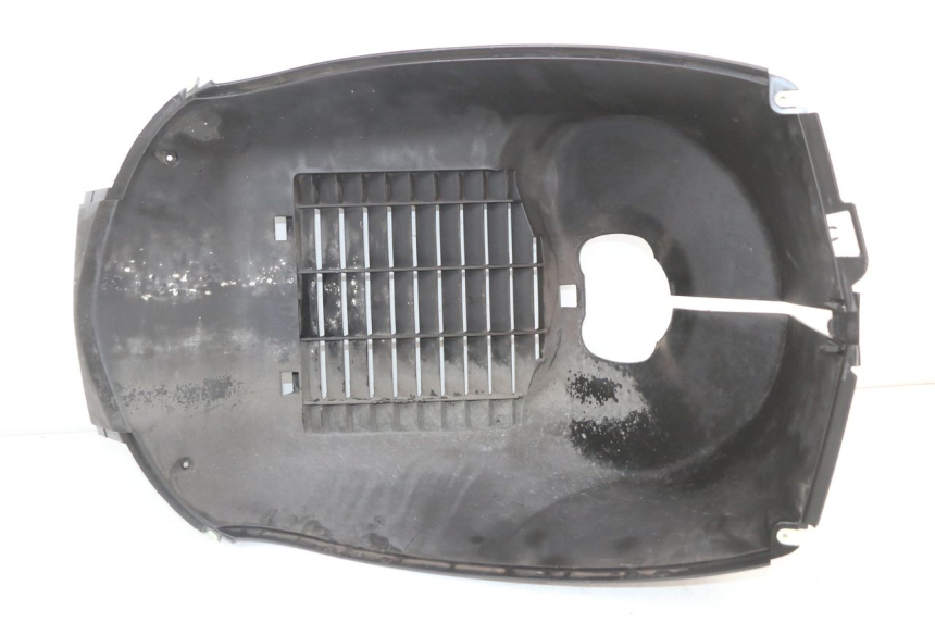 photo de PRZEŚWIT PRZEDNIEGO KOŁA PEUGEOT SATELIS 125 (2010 - 2012) - Zbliżenie techniczne