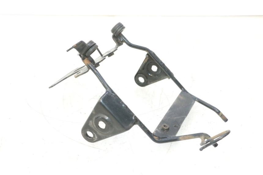 photo de UCHWYT REFLEKTORA HONDA CB TWO FIFTY 250 (1991 - 2002) - Zbliżenie techniczne