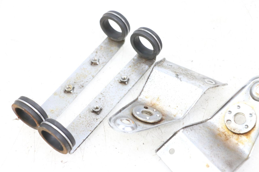 photo de UCHWYT REFLEKTORA HYOSUNG GF 125 (2001 - 2005) - Zoom stanu zużycia