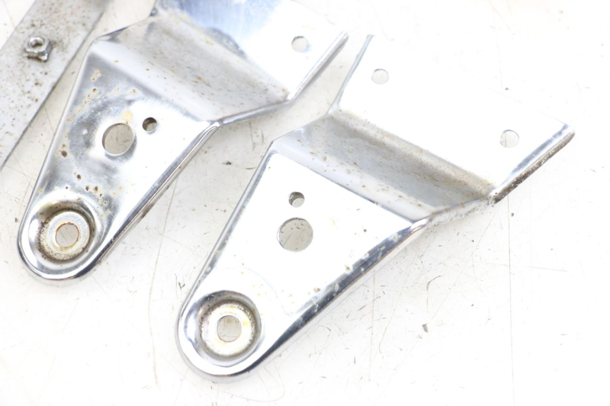 photo de UCHWYT REFLEKTORA HYOSUNG GF 125 (2001 - 2005) - Widok ogólny