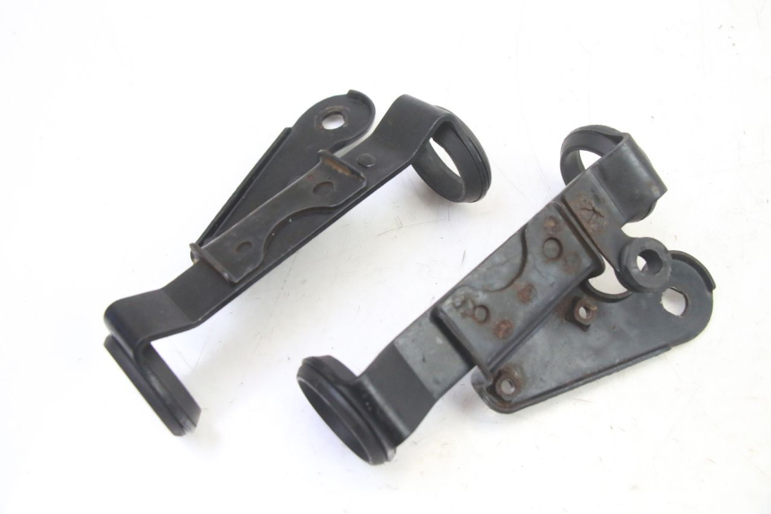 photo de UCHWYT REFLEKTORA SUZUKI GS GSE 500 (2001 - 2003) - Inny kąt widzenia