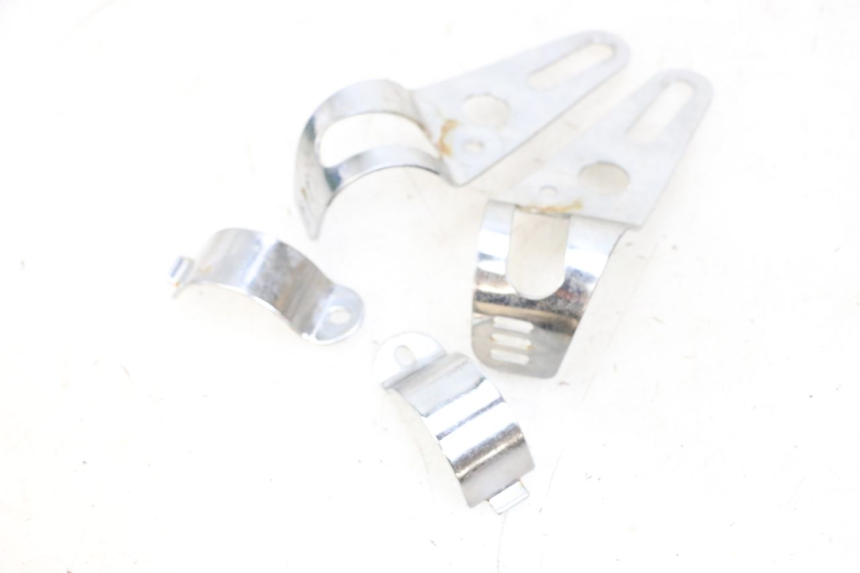 photo de UCHWYT REFLEKTORA SUZUKI GSF N BANDIT 600 (1996 - 1999) - Zoom stanu zużycia