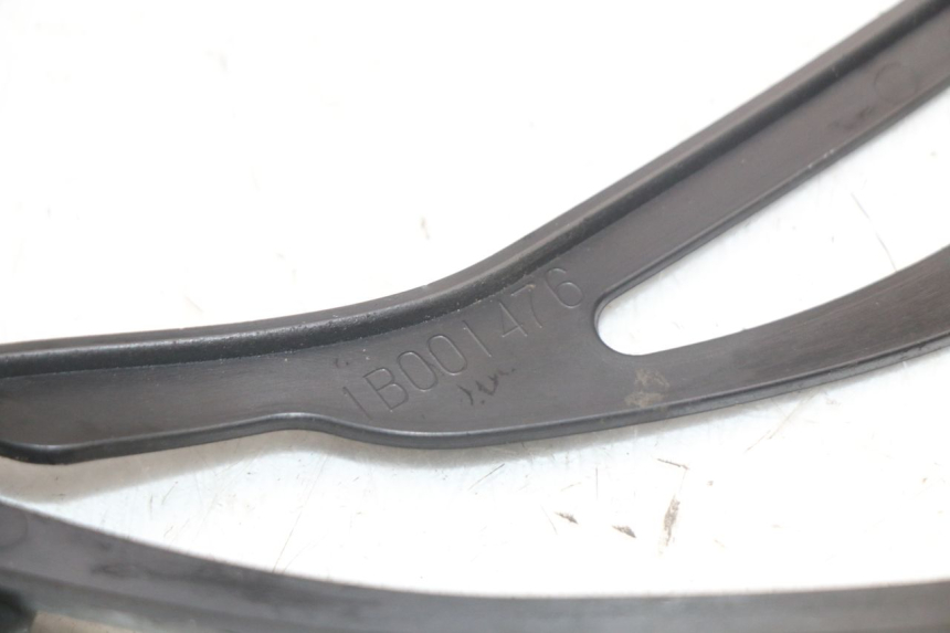 photo de UCHWYT REFLEKTORA PIAGGIO MP3 HPE 350 (2018 - 2020) - Zbliżenie techniczne