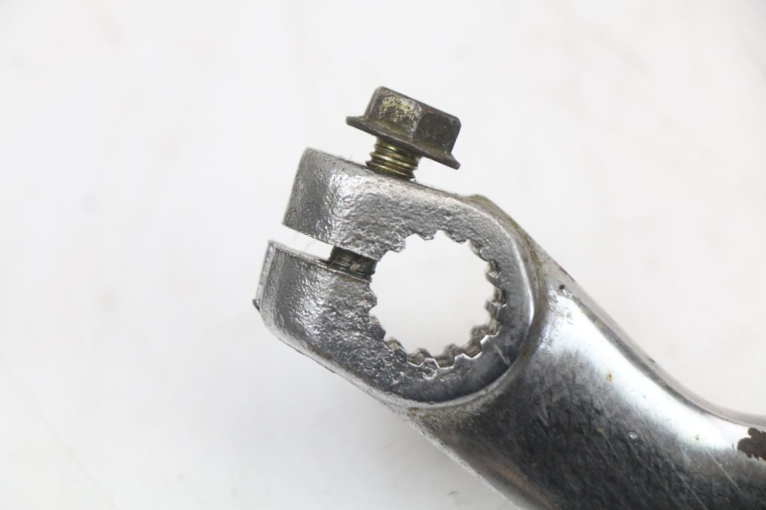 photo de Pedał hamulca HYOSUNG GV AQUILA 125 (2000 - 2009) - Inny kąt widzenia