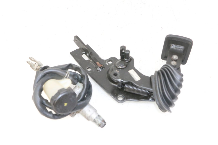 photo de Pedał hamulca PIAGGIO IE MP3 YOURBAN 300 (2011 - 2016) - Szczegół części