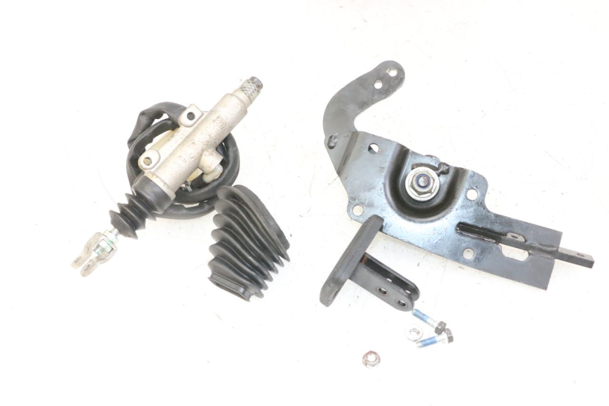 photo de Pedał hamulca PIAGGIO IE MP3 YOURBAN 300 (2011 - 2016) - Zbliżenie techniczne