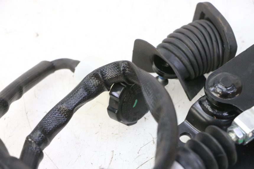 photo de Pedał hamulca PIAGGIO MP3 HPE 310 (2024 - 2025) - Zoom stanu zużycia