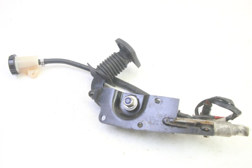 photo de Pedał hamulca PIAGGIO MP3 RL 250 (2006 - 2010) - Inny kąt widzenia