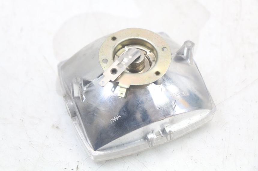 photo de REFLEKTOR PRZEDNI PEUGEOT 103 VOGUE VS2 50 (2004 - 2017) - Punkty mocowania