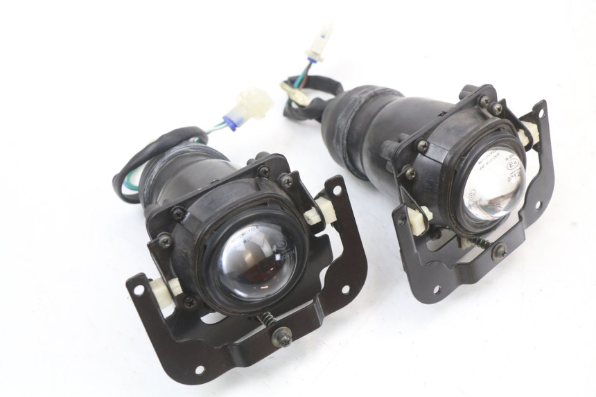 photo de REFLEKTOR PRZEDNI E-MAX 80L 1 (2011 - 2014) - Szczegół części