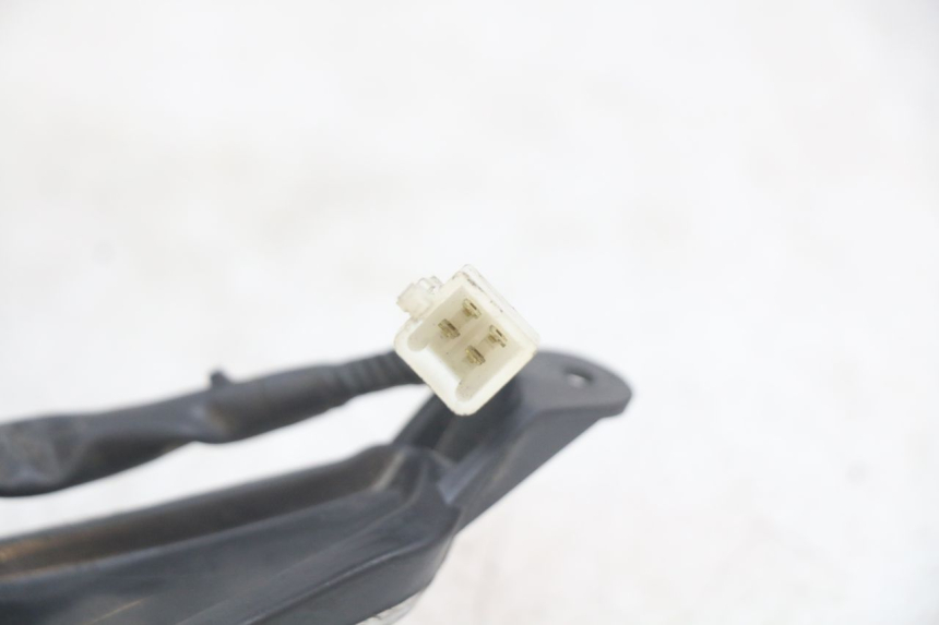 photo de REFLEKTOR PRZEDNI KYMCO AGILITY 4T 50 (2005 - 2018) - Zbliżenie techniczne