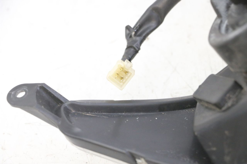 photo de REFLEKTOR PRZEDNI KYMCO AGILITY 4T 50 (2005 - 2018) - Zoom stanu zużycia