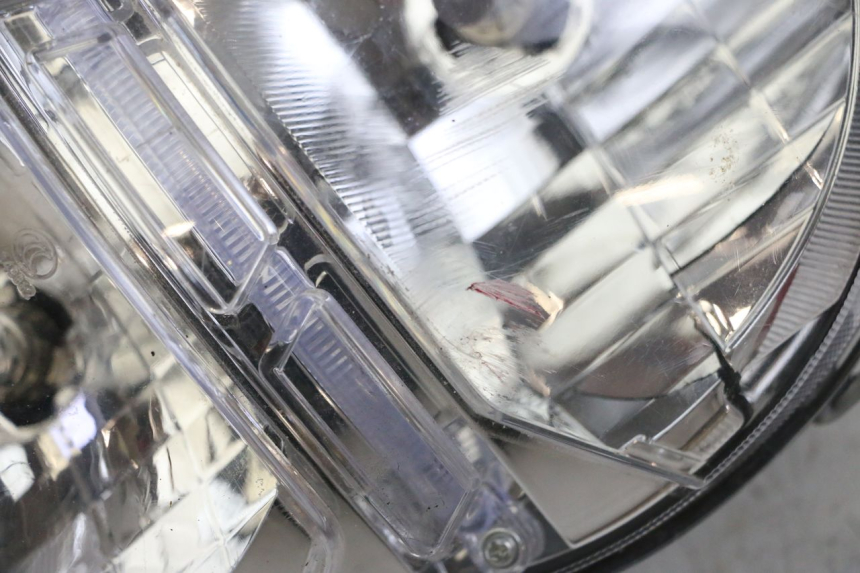 photo de REFLEKTOR PRZEDNI MAG POWER BOMBERS 4T 50 (2016 - 2026) - Szczegół części