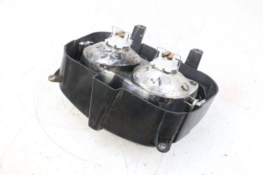 photo de REFLEKTOR PRZEDNI MBK BOOSTER SPIRIT NAKED 50 (2004 - 2017) - Zoom stanu zużycia