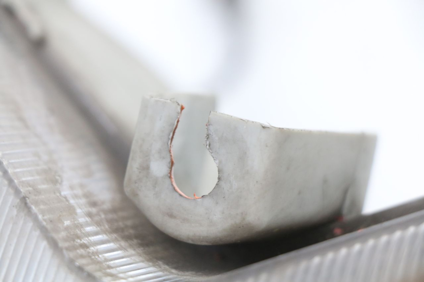 photo de REFLEKTOR PRZEDNI SUZUKI BURGMAN 125 (2007 - 2014) - Szczegóły charakterystyczne