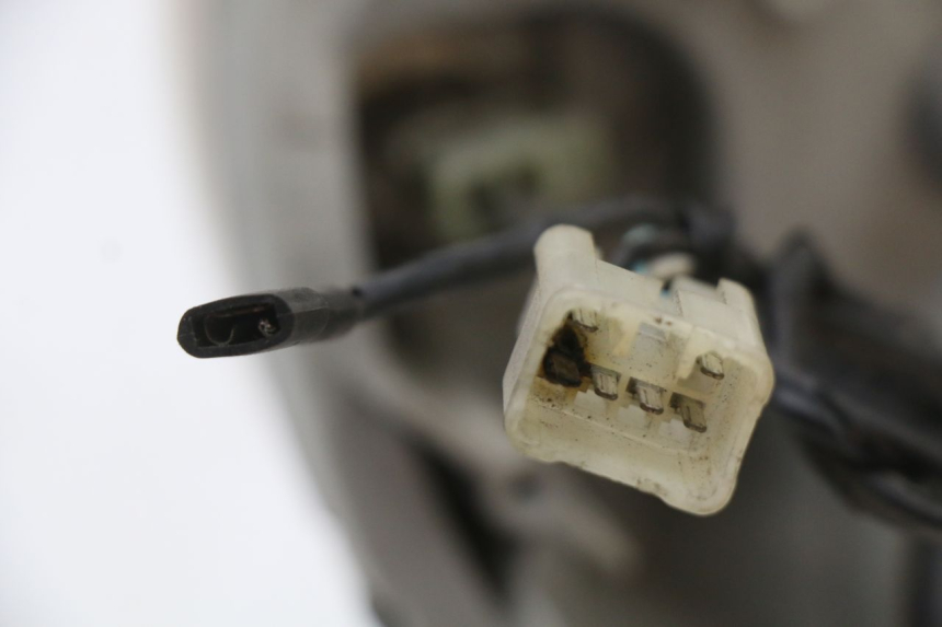 photo de REFLEKTOR PRZEDNI SUZUKI BURGMAN 125 (2007 - 2014) - Stan powierzchni