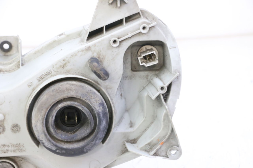 photo de REFLEKTOR PRZEDNI SUZUKI BURGMAN 125 (2007 - 2014) - Szczegóły charakterystyczne