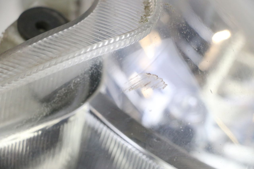 photo de REFLEKTOR PRZEDNI SUZUKI BURGMAN 125 (2007 - 2014) - Inny kąt widzenia