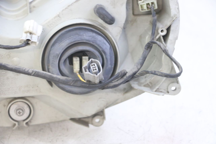 photo de REFLEKTOR PRZEDNI SUZUKI BURGMAN 125 (2007 - 2014) - Widok produktu