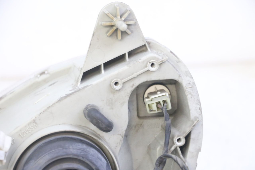 photo de REFLEKTOR PRZEDNI SUZUKI BURGMAN 125 (2007 - 2014) - Szczegóły charakterystyczne