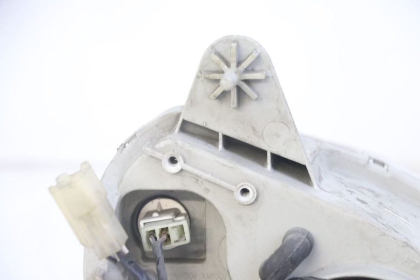 photo de REFLEKTOR PRZEDNI SUZUKI BURGMAN 125 (2007 - 2014) - Zbliżenie komponentów