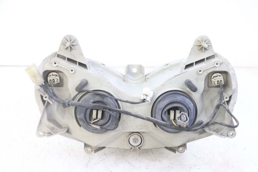 photo de REFLEKTOR PRZEDNI SUZUKI BURGMAN 125 (2007 - 2014) - Widok z bliska