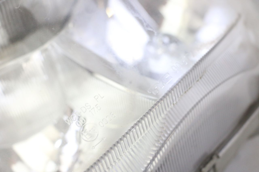 photo de REFLEKTOR PRZEDNI SUZUKI BURGMAN 125 (2007 - 2014) - Inny kąt widzenia