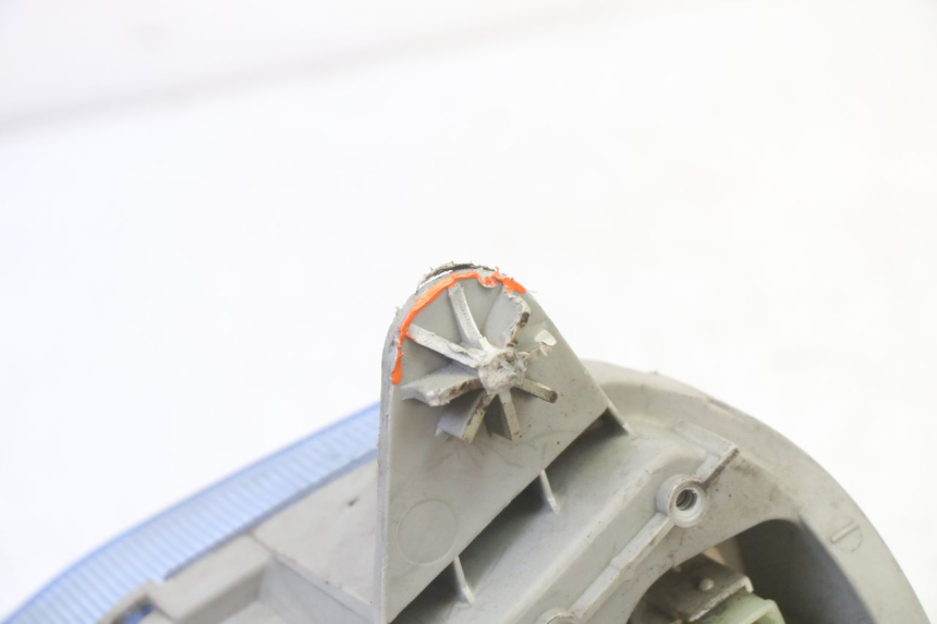 photo de REFLEKTOR PRZEDNI SUZUKI BURGMAN 125 (2007 - 2014) - Stan powierzchni