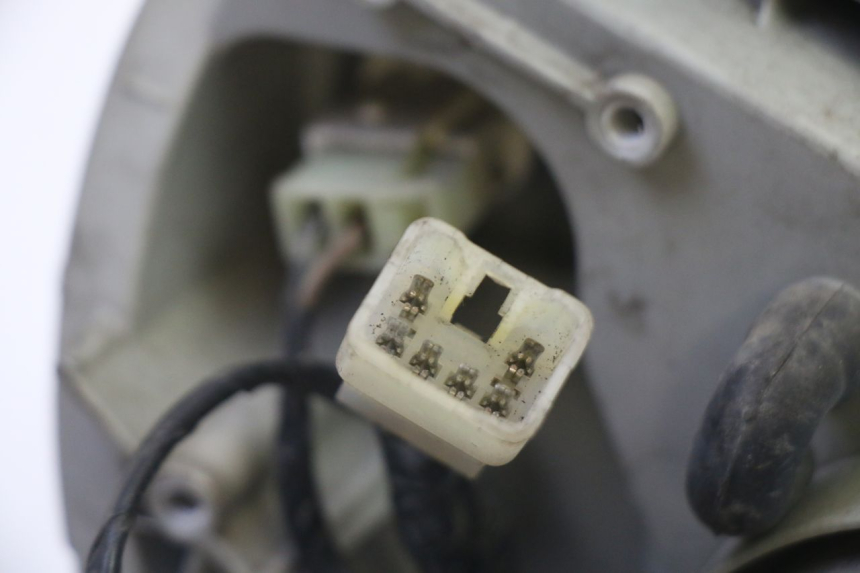 photo de REFLEKTOR PRZEDNI SUZUKI BURGMAN 125 (2007 - 2014) - Oznaczenia i referencje