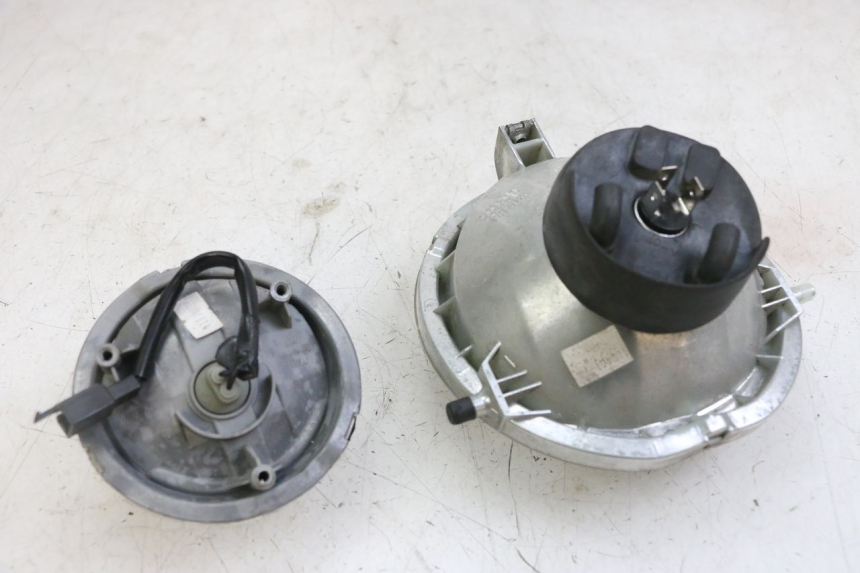 photo de REFLEKTOR PRZEDNI YAMAHA BW'S BWS 125 (2010 - 2013) - Zoom stanu zużycia