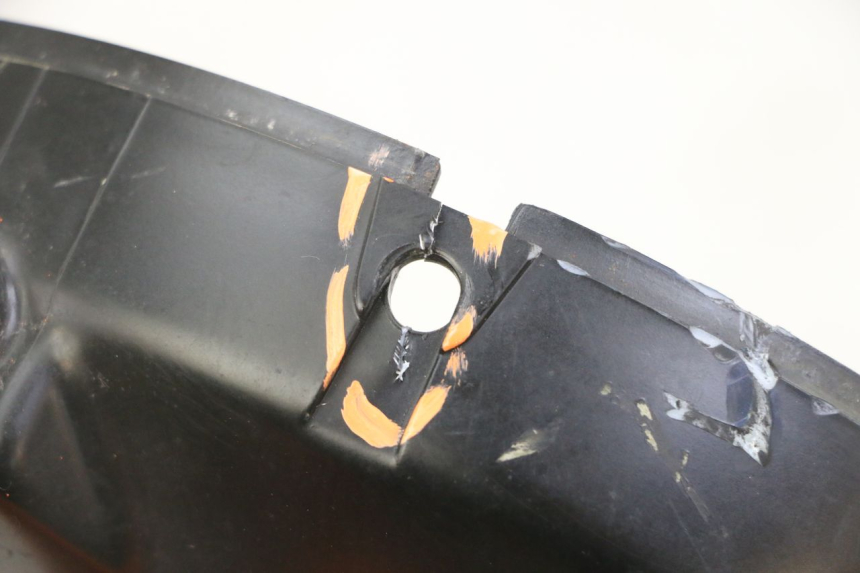 photo de REFLEKTOR PRZEDNI HONDA CBF 500 (2004 - 2007) - Struktura - zbliżenie