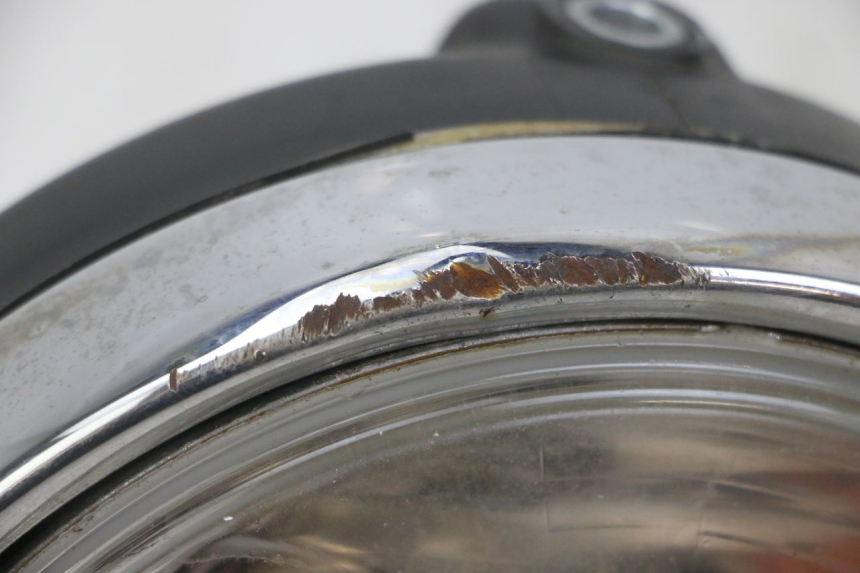 photo de REFLEKTOR PRZEDNI HONDA CBF 500 (2004 - 2007) - Zbliżenie techniczne