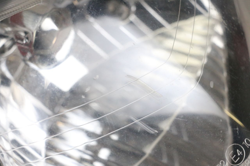 photo de REFLEKTOR PRZEDNI YAMAHA CYGNUS X 125 (2004 - 2007) - Zbliżenie komponentów