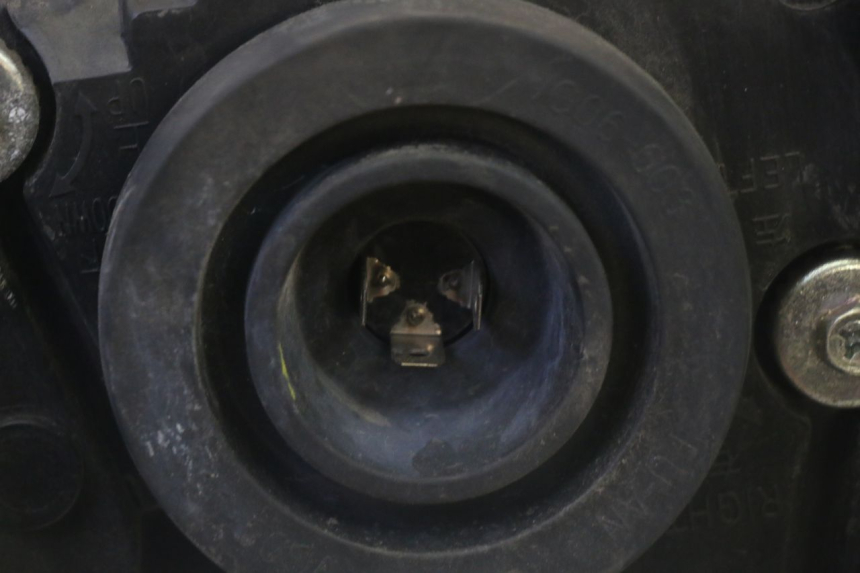 photo de REFLEKTOR PRZEDNI YAMAHA CYGNUS X INJECTION 125 (2007 - 2013) - Zbliżenie komponentów