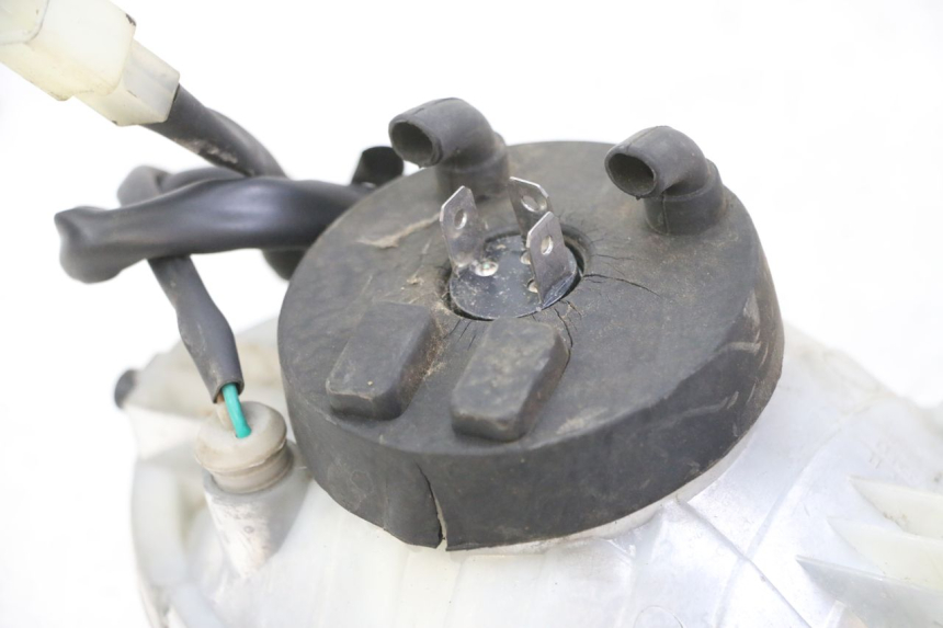 photo de REFLEKTOR PRZEDNI DAELIM BESBI 125 (2007 - 2008) - Stan powierzchni